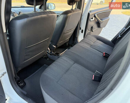 Білий Дачія Duster, об'ємом двигуна 1.6 л та пробігом 153 тис. км за 8999 $, фото 33 на Automoto.ua