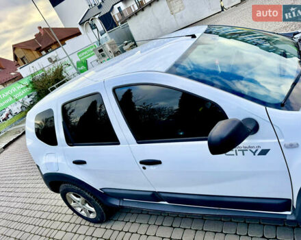 Белый Дачия Duster, объемом двигателя 1.6 л и пробегом 156 тыс. км за 7500 $, фото 2 на Automoto.ua