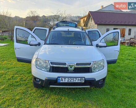 Белый Дачия Duster, объемом двигателя 1.5 л и пробегом 257 тыс. км за 8400 $, фото 8 на Automoto.ua