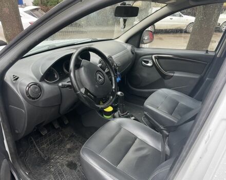 Белый Дачия Duster, объемом двигателя 1.5 л и пробегом 150 тыс. км за 7700 $, фото 4 на Automoto.ua