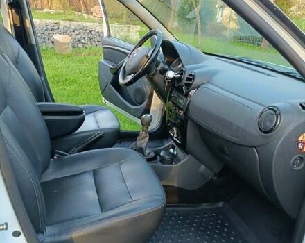 Белый Дачия Duster, объемом двигателя 1.5 л и пробегом 257 тыс. км за 8400 $, фото 17 на Automoto.ua