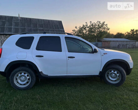 Білий Дачія Duster, об'ємом двигуна 1.6 л та пробігом 168 тис. км за 7800 $, фото 2 на Automoto.ua