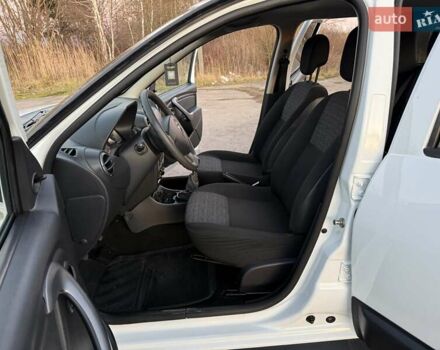 Білий Дачія Duster, об'ємом двигуна 1.5 л та пробігом 182 тис. км за 8999 $, фото 48 на Automoto.ua