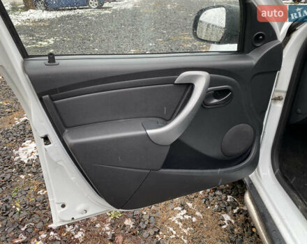 Білий Дачія Duster, об'ємом двигуна 1.6 л та пробігом 233 тис. км за 7100 $, фото 11 на Automoto.ua