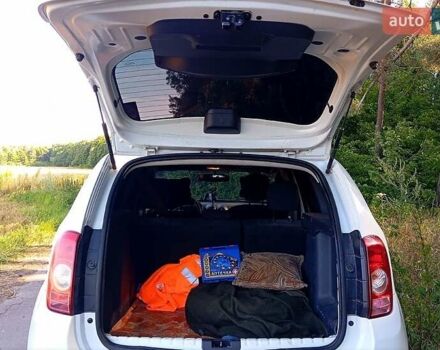 Белый Дачия Duster, объемом двигателя 1.6 л и пробегом 205 тыс. км за 8150 $, фото 4 на Automoto.ua