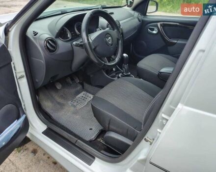 Белый Дачия Duster, объемом двигателя 1.5 л и пробегом 166 тыс. км за 9000 $, фото 8 на Automoto.ua