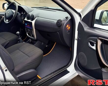 Белый Дачия Duster, объемом двигателя 1.5 л и пробегом 168 тыс. км за 10700 $, фото 9 на Automoto.ua