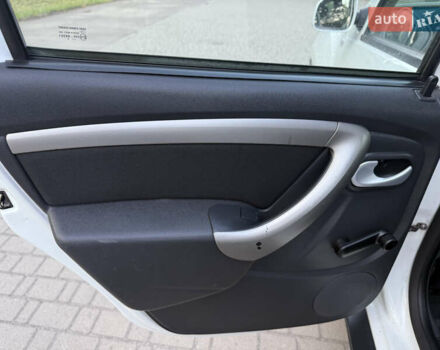 Белый Дачия Duster, объемом двигателя 1.6 л и пробегом 213 тыс. км за 7299 $, фото 16 на Automoto.ua