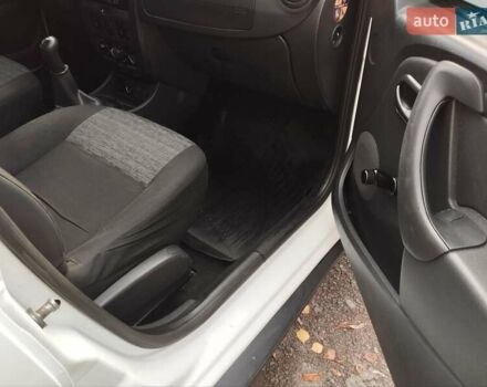 Белый Дачия Duster, объемом двигателя 1.6 л и пробегом 220 тыс. км за 7199 $, фото 14 на Automoto.ua