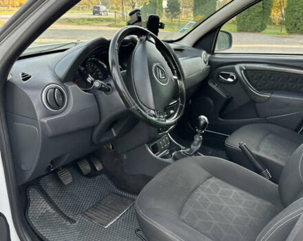 Белый Дачия Duster, объемом двигателя 1.5 л и пробегом 233 тыс. км за 10500 $, фото 9 на Automoto.ua