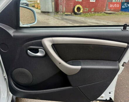 Дачия Duster 2013 в Ровно на Automoto.ua Белый Дачия Duster, объемом двигателя 1.6 л и пробегом 213 тыс. км за 7699 $, фото 28 на Automoto.ua