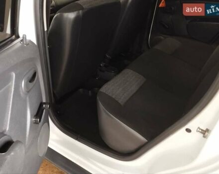 Белый Дачия Duster, объемом двигателя 1.6 л и пробегом 220 тыс. км за 7499 $, фото 9 на Automoto.ua