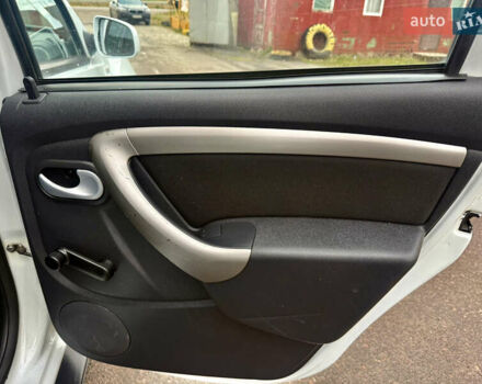 Дачия Duster 2013 в Ровно на Automoto.ua Белый Дачия Duster, объемом двигателя 1.6 л и пробегом 213 тыс. км за 7699 $, фото 25 на Automoto.ua