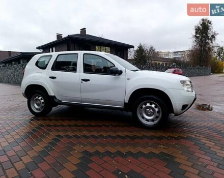 Белый Дачия Duster, объемом двигателя 1.6 л и пробегом 227 тыс. км за 7777 $, фото 5 на Automoto.ua