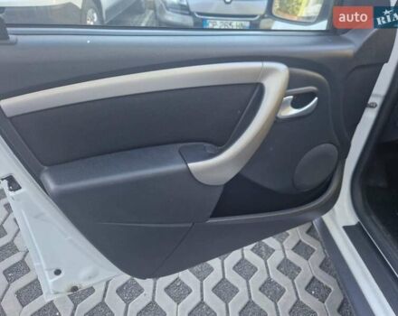 Білий Дачія Duster, об'ємом двигуна 1.5 л та пробігом 207 тис. км за 8900 $, фото 20 на Automoto.ua