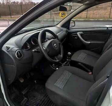 Білий Дачія Duster, об'ємом двигуна 1.6 л та пробігом 157 тис. км за 8499 $, фото 17 на Automoto.ua