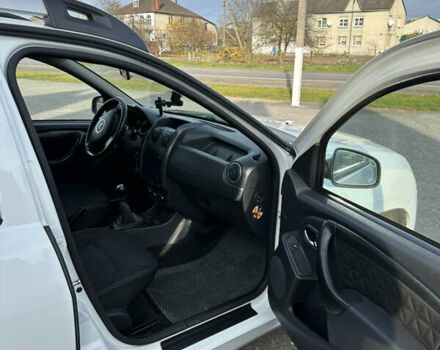 Белый Дачия Duster, объемом двигателя 1.5 л и пробегом 233 тыс. км за 10500 $, фото 13 на Automoto.ua