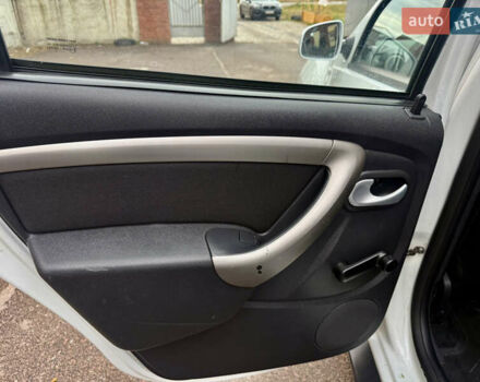 Дачия Duster 2013 в Ровно на Automoto.ua Белый Дачия Duster, объемом двигателя 1.6 л и пробегом 213 тыс. км за 7699 $, фото 22 на Automoto.ua