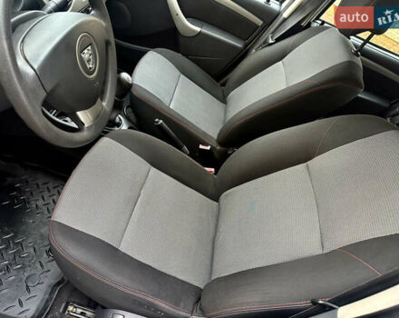 Дачия Duster 2013 в Ровно на Automoto.ua Белый Дачия Duster, объемом двигателя 1.6 л и пробегом 213 тыс. км за 7699 $, фото 14 на Automoto.ua