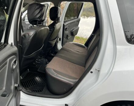 Білий Дачія Duster, об'ємом двигуна 1.6 л та пробігом 219 тис. км за 10700 $, фото 18 на Automoto.ua