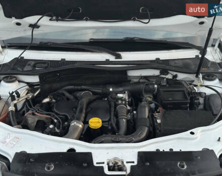 Белый Дачия Duster, объемом двигателя 1.5 л и пробегом 259 тыс. км за 9100 $, фото 43 на Automoto.ua