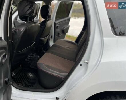 Белый Дачия Duster, объемом двигателя 1.6 л и пробегом 220 тыс. км за 10600 $, фото 10 на Automoto.ua