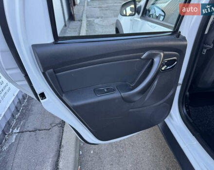 Белый Дачия Duster, объемом двигателя 1.6 л и пробегом 203 тыс. км за 9950 $, фото 33 на Automoto.ua
