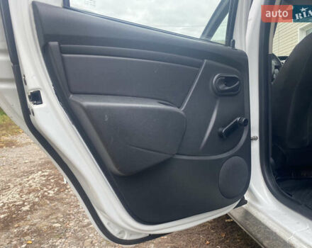 Белый Дачия Duster, объемом двигателя 1.5 л и пробегом 263 тыс. км за 9800 $, фото 6 на Automoto.ua