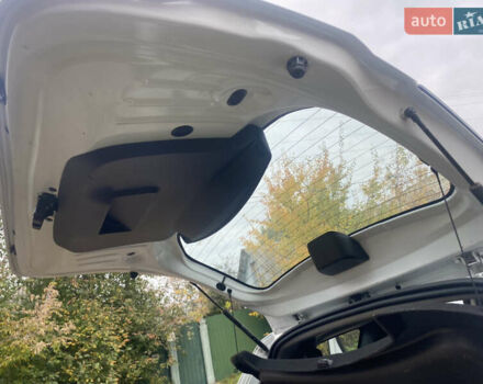 Белый Дачия Duster, объемом двигателя 1.5 л и пробегом 263 тыс. км за 9800 $, фото 17 на Automoto.ua