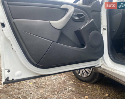 Белый Дачия Duster, объемом двигателя 1.5 л и пробегом 263 тыс. км за 9800 $, фото 5 на Automoto.ua