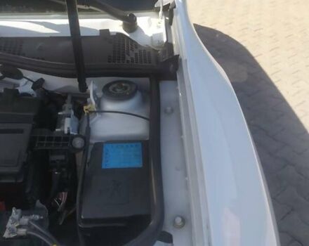 Белый Дачия Duster, объемом двигателя 1.2 л и пробегом 85 тыс. км за 8500 $, фото 18 на Automoto.ua