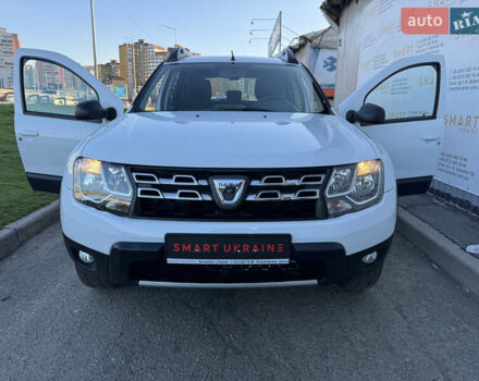 Белый Дачия Duster, объемом двигателя 1.6 л и пробегом 203 тыс. км за 9950 $, фото 2 на Automoto.ua
