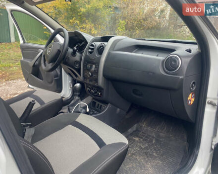 Белый Дачия Duster, объемом двигателя 1.5 л и пробегом 263 тыс. км за 9800 $, фото 9 на Automoto.ua