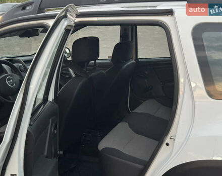 Белый Дачия Duster, объемом двигателя 1.5 л и пробегом 259 тыс. км за 9100 $, фото 30 на Automoto.ua