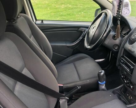 Белый Дачия Duster, объемом двигателя 1.6 л и пробегом 322 тыс. км за 8200 $, фото 4 на Automoto.ua