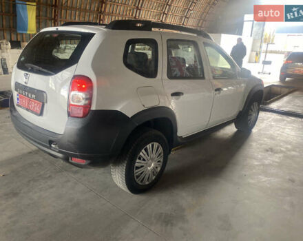 Белый Дачия Duster, объемом двигателя 1.5 л и пробегом 263 тыс. км за 9800 $, фото 3 на Automoto.ua