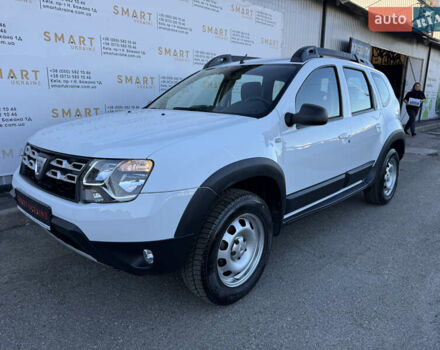 Белый Дачия Duster, объемом двигателя 1.6 л и пробегом 203 тыс. км за 9950 $, фото 1 на Automoto.ua