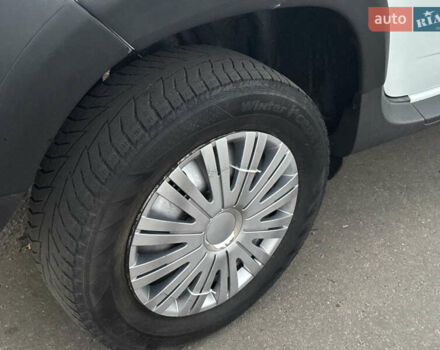 Белый Дачия Duster, объемом двигателя 1.5 л и пробегом 259 тыс. км за 9100 $, фото 37 на Automoto.ua