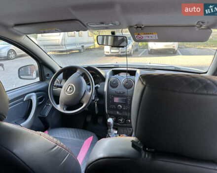 Белый Дачия Duster, объемом двигателя 1.5 л и пробегом 127 тыс. км за 9300 $, фото 1 на Automoto.ua