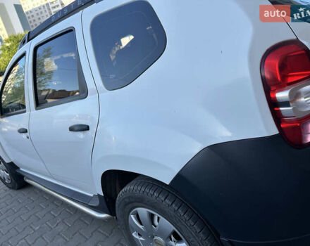Белый Дачия Duster, объемом двигателя 1.5 л и пробегом 127 тыс. км за 9300 $, фото 4 на Automoto.ua