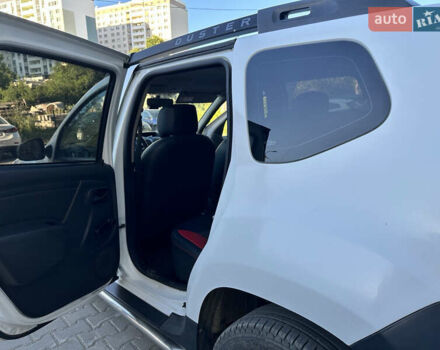 Белый Дачия Duster, объемом двигателя 1.5 л и пробегом 127 тыс. км за 9300 $, фото 3 на Automoto.ua