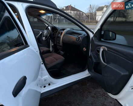 Белый Дачия Duster, объемом двигателя 1.6 л и пробегом 160 тыс. км за 9199 $, фото 17 на Automoto.ua
