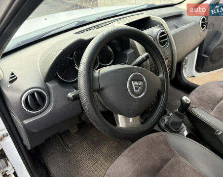 Белый Дачия Duster, объемом двигателя 1.6 л и пробегом 161 тыс. км за 9399 $, фото 14 на Automoto.ua