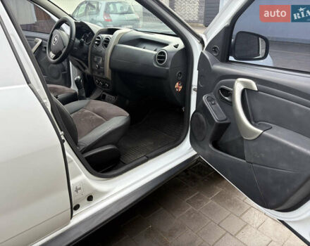 Белый Дачия Duster, объемом двигателя 1.6 л и пробегом 161 тыс. км за 9399 $, фото 10 на Automoto.ua