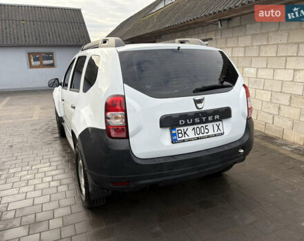Белый Дачия Duster, объемом двигателя 1.6 л и пробегом 161 тыс. км за 9399 $, фото 3 на Automoto.ua