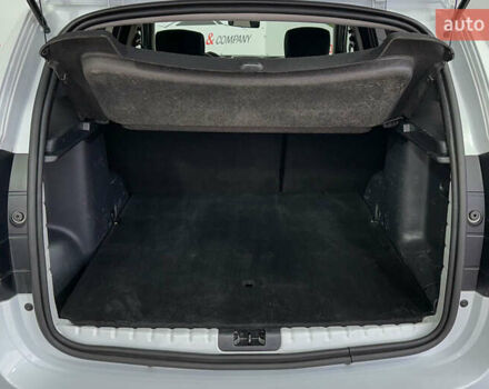 Белый Дачия Duster, объемом двигателя 1.5 л и пробегом 198 тыс. км за 11950 $, фото 4 на Automoto.ua