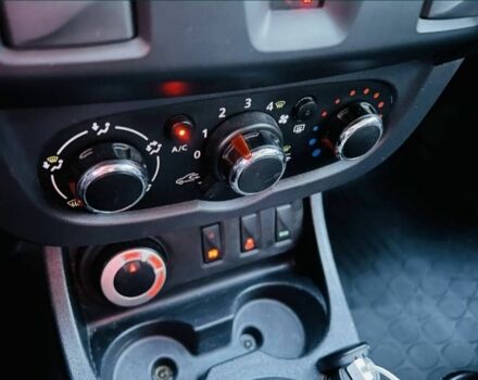 Білий Дачія Duster, об'ємом двигуна 1.6 л та пробігом 140 тис. км за 11000 $, фото 4 на Automoto.ua