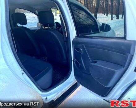 Белый Дачия Duster, объемом двигателя 1.6 л и пробегом 175 тыс. км за 10400 $, фото 9 на Automoto.ua