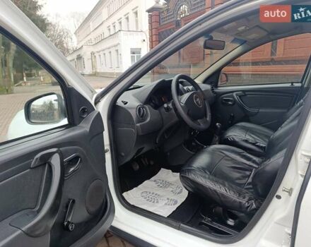 Білий Дачія Duster, об'ємом двигуна 1.6 л та пробігом 214 тис. км за 8799 $, фото 15 на Automoto.ua