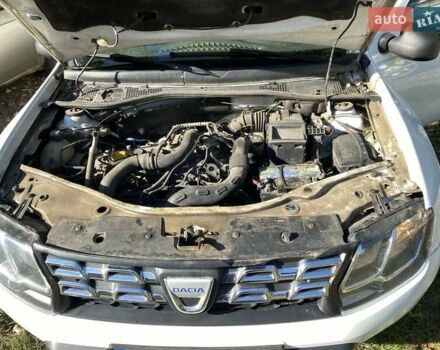 Белый Дачия Duster, объемом двигателя 1.2 л и пробегом 127 тыс. км за 10000 $, фото 6 на Automoto.ua